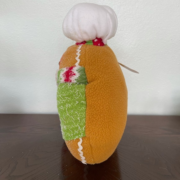 Beautiful Gingerbread round pillow Christmas Ornament - Picture 5 of 9